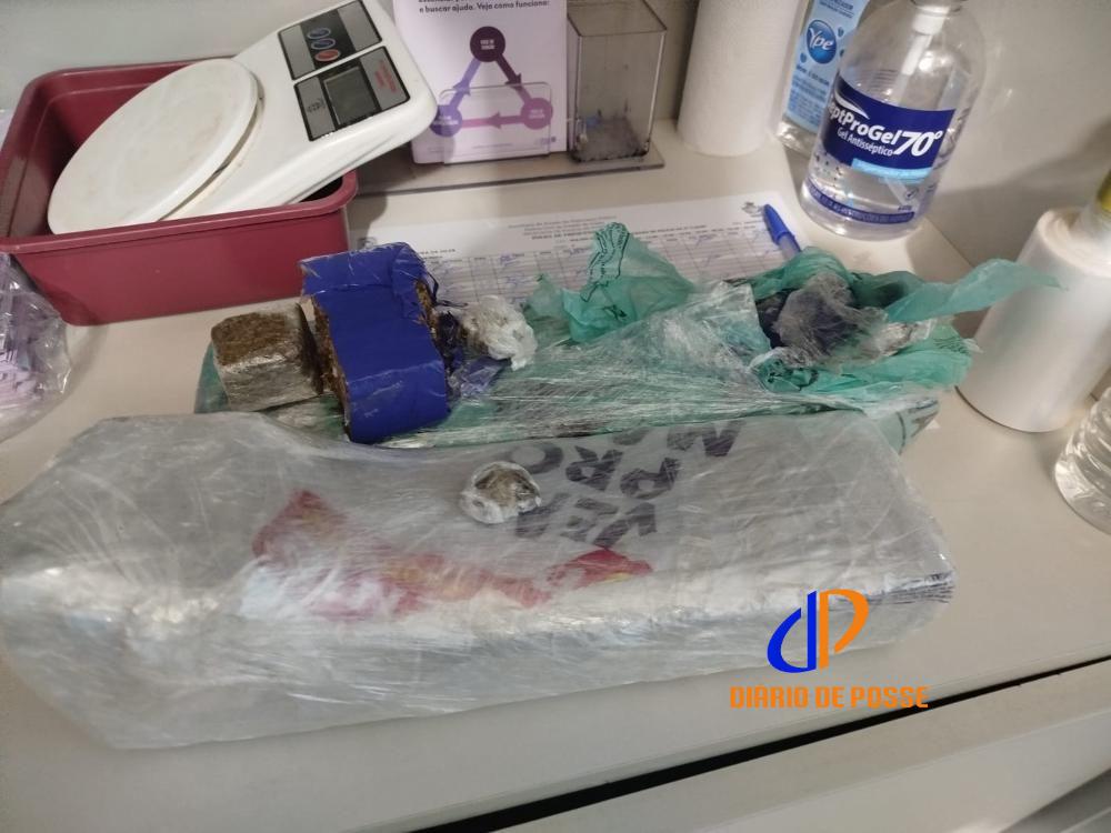 Passageiro é preso por tráfico de drogas após PRF apreender maconha em ônibus na BR-020, em Simolândia-G