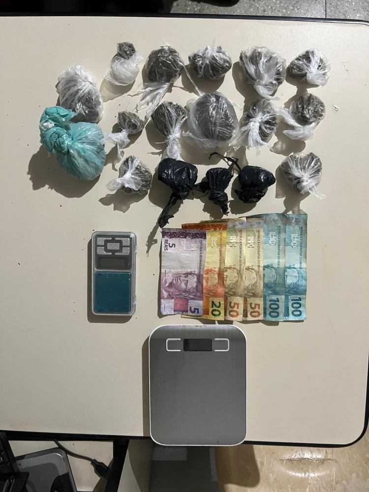 Suspeito de tráfico ligado a facção criminosa é preso em bar de Posse