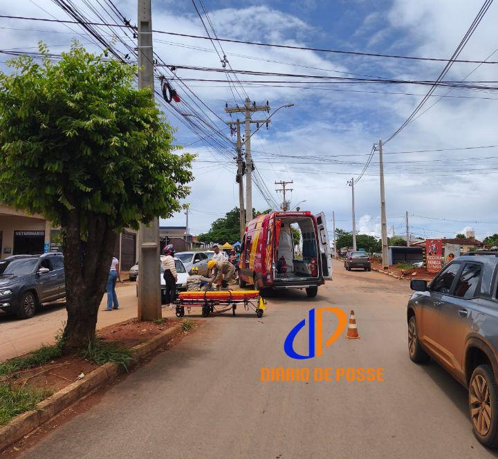 Acidente entre carro e moto deixa jovem ferida no Parque da Colina, em Formosa