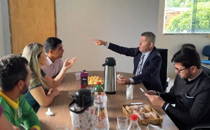 Guarani de Goiás recebe Delegado Waldir para tratar de segurança no trânsito e novos investimentos