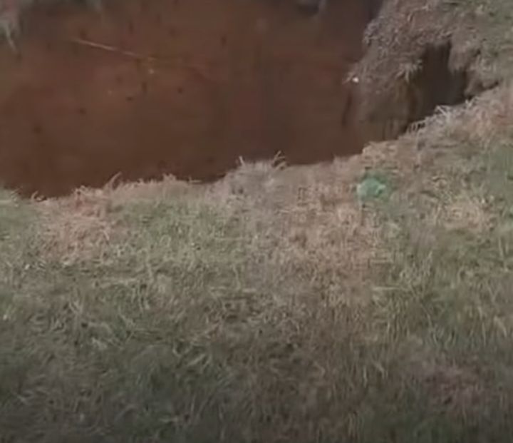 Atenção: Buraco aberto na rodoviária de Posse; Prefeitura já está tomando providências